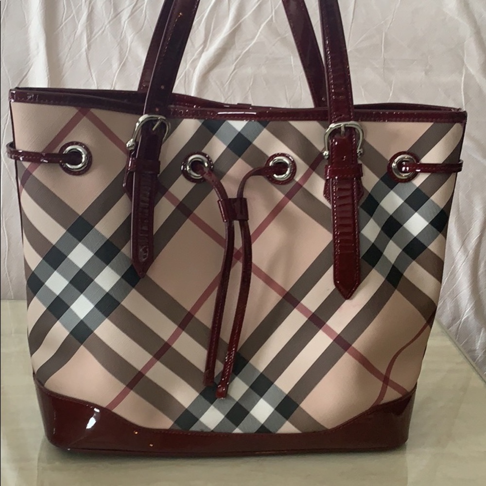 Burberry purse